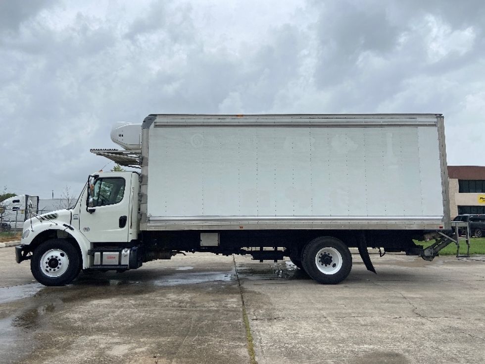 Refrigerated Truck-Light and Medium Duty Trucks-Freightliner-2020-M2-San Antonio-TX-180,802\n\t\tmiles-$ 55,250 - Image 4