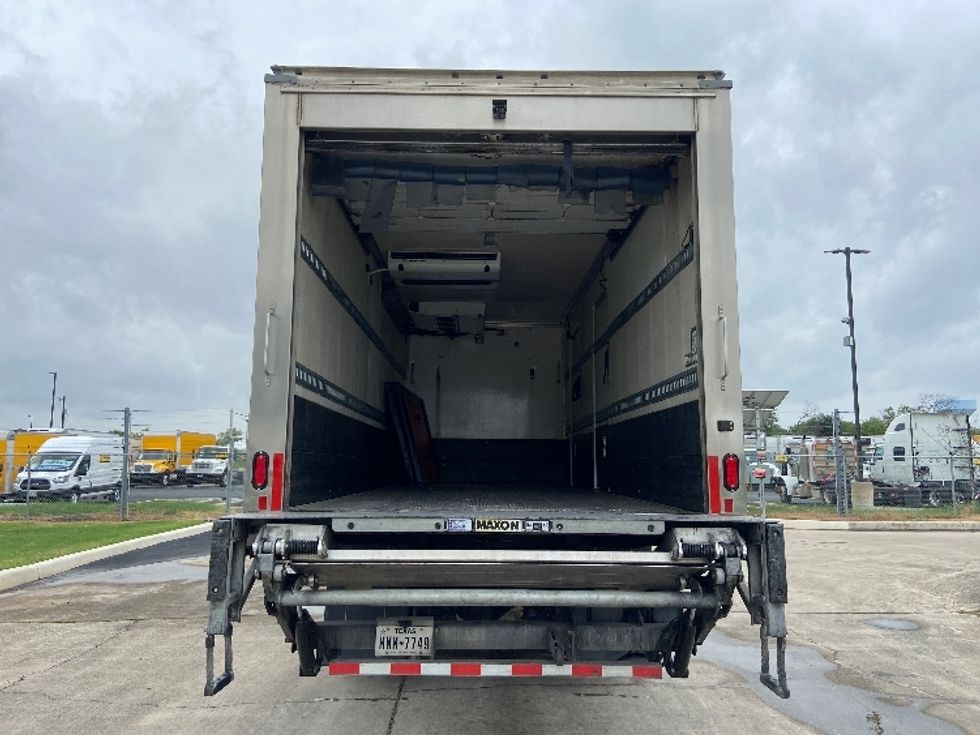 Refrigerated Truck-Light and Medium Duty Trucks-Freightliner-2020-M2-San Antonio-TX-180,802\n\t\tmiles-$ 55,250 - Image 8