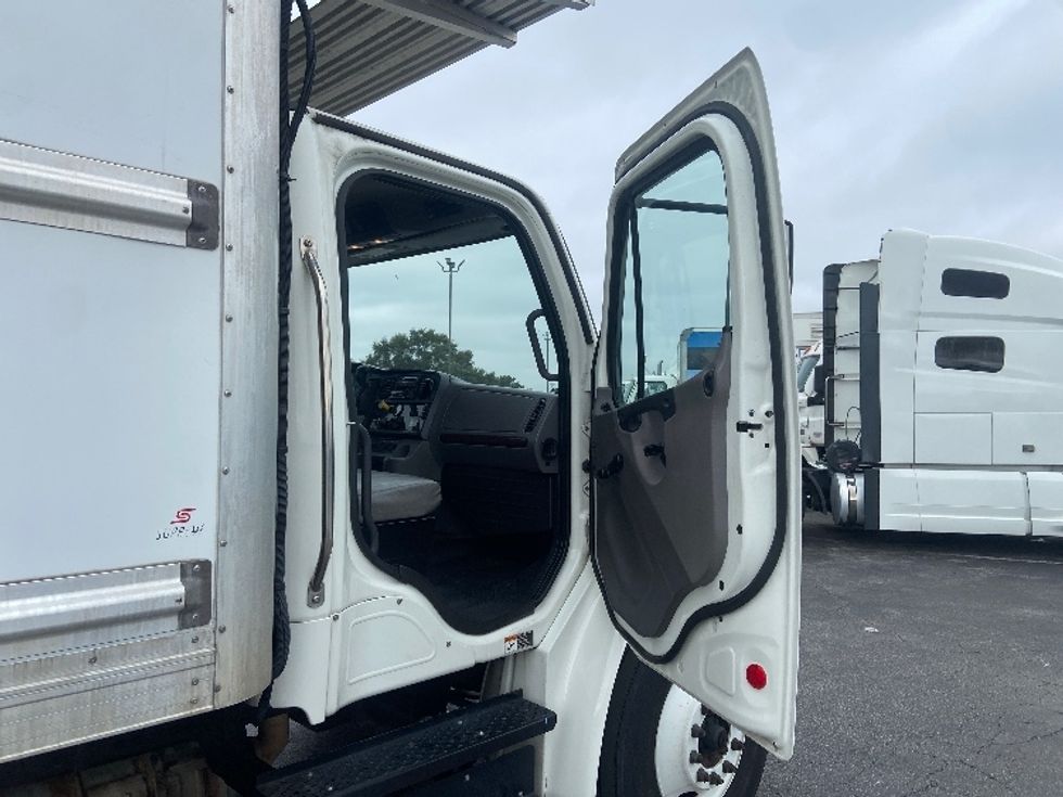 Refrigerated Truck-Light and Medium Duty Trucks-Freightliner-2020-M2-San Antonio-TX-222,361\n\t\tmiles-$ 57,000 - Image 20