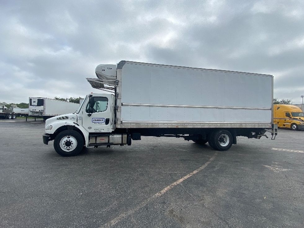 Refrigerated Truck-Light and Medium Duty Trucks-Freightliner-2020-M2-San Antonio-TX-222,361\n\t\tmiles-$ 57,000 - Image 4