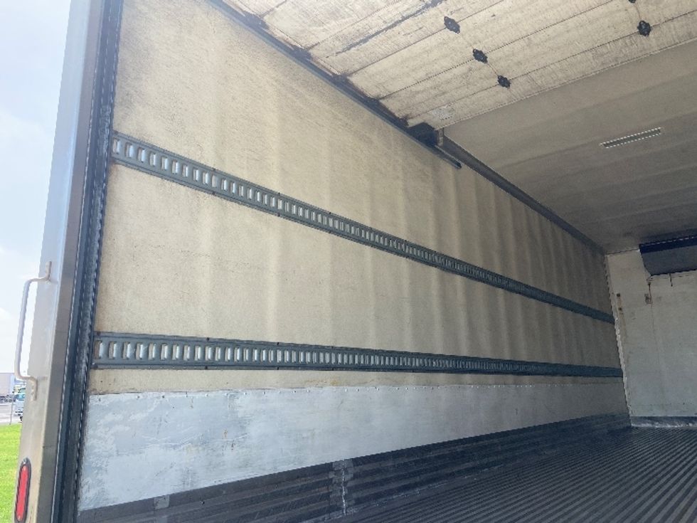 Refrigerated Truck-Light and Medium Duty Trucks-Freightliner-2020-M2-San Antonio-TX-233,788\n\t\tmiles-$ 41,000 - Image 11