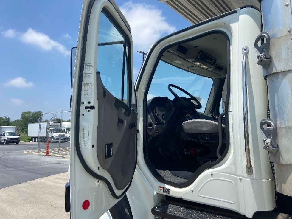 Refrigerated Truck-Light and Medium Duty Trucks-Freightliner-2020-M2-San Antonio-TX-233,788\n\t\tmiles-$ 41,000 - Image 16