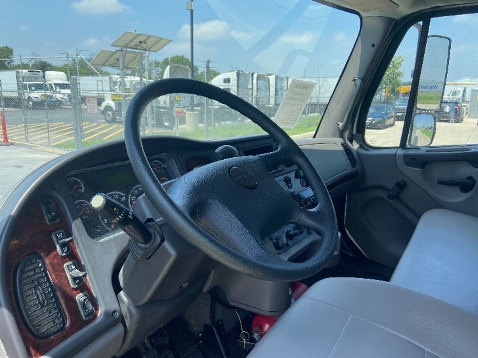 Refrigerated Truck-Light and Medium Duty Trucks-Freightliner-2020-M2-San Antonio-TX-233,788\n\t\tmiles-$ 41,000 - Image 17
