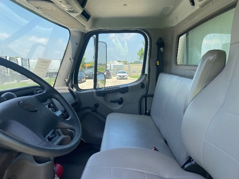 Refrigerated Truck-Light and Medium Duty Trucks-Freightliner-2020-M2-San Antonio-TX-233,788\n\t\tmiles-$ 41,000 - Image 19
