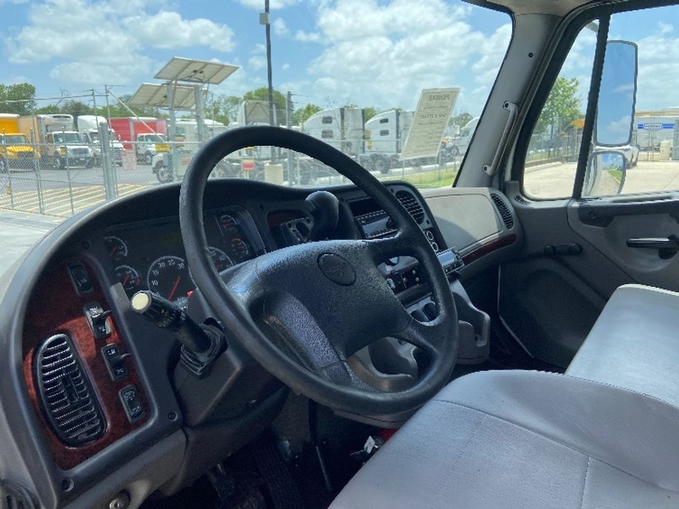 Refrigerated Truck-Light and Medium Duty Trucks-Freightliner-2020-M2-San Antonio-TX-238,142\n\t\tmiles-$ 44,500 - Image 16