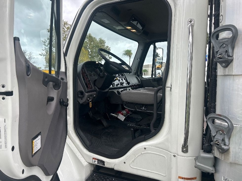 Refrigerated Truck-Light and Medium Duty Trucks-Freightliner-2020-M2-San Diego-CA-164,786\n\t\tmiles-$ 61,750 - Image 16