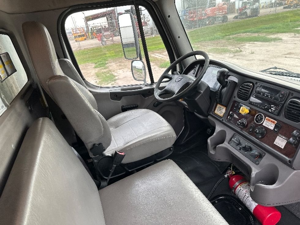 Refrigerated Truck-Light and Medium Duty Trucks-Freightliner-2020-M2-Shreveport-LA-159,131\n\t\tmiles-$ 66,250 - Image 22