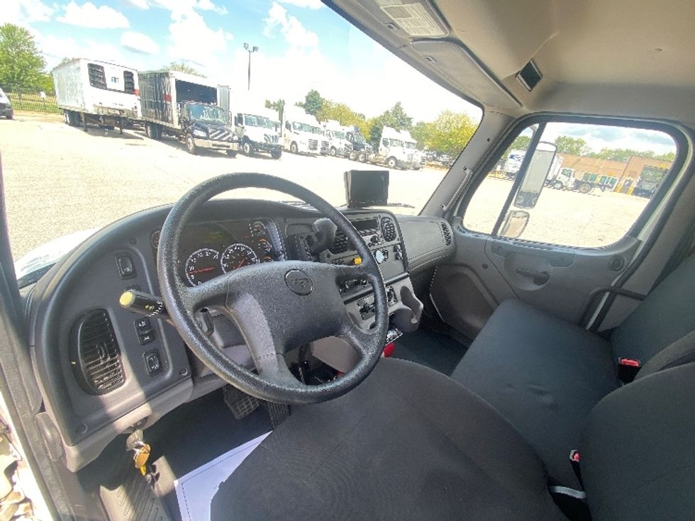 Refrigerated Truck-Light and Medium Duty Trucks-Freightliner-2020-M2-South Bend-IN-179,209\n\t\tmiles-$ 51,000 - Image 17