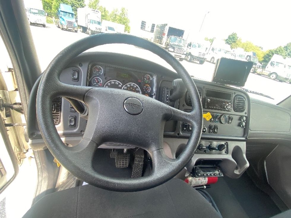 Refrigerated Truck-Light and Medium Duty Trucks-Freightliner-2020-M2-South Bend-IN-179,209\n\t\tmiles-$ 51,000 - Image 18