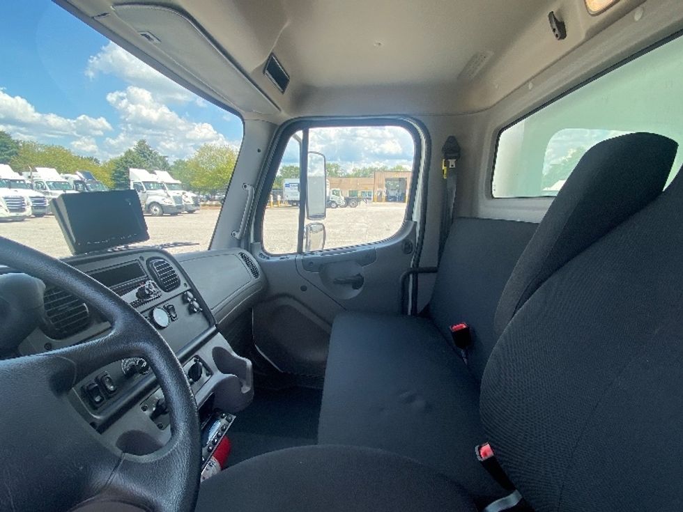 Refrigerated Truck-Light and Medium Duty Trucks-Freightliner-2020-M2-South Bend-IN-179,209\n\t\tmiles-$ 51,000 - Image 19