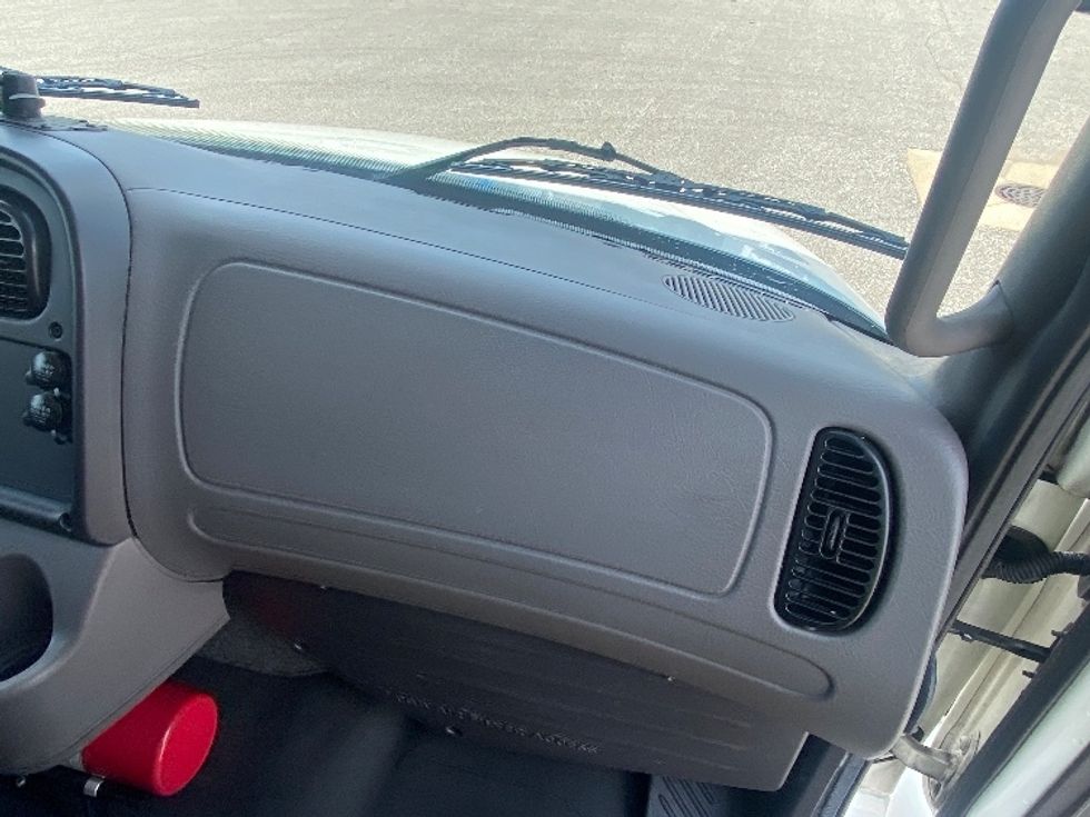 Refrigerated Truck-Light and Medium Duty Trucks-Freightliner-2020-M2-South Bend-IN-179,209\n\t\tmiles-$ 51,000 - Image 21