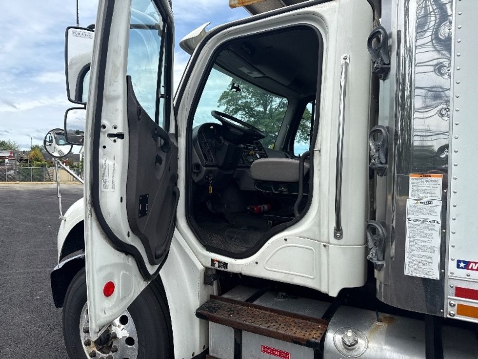 Refrigerated Truck-Light and Medium Duty Trucks-Freightliner-2020-M2-South Plainfield-NJ-332,207\n\t\tmiles-$ 43,000 - Image 16