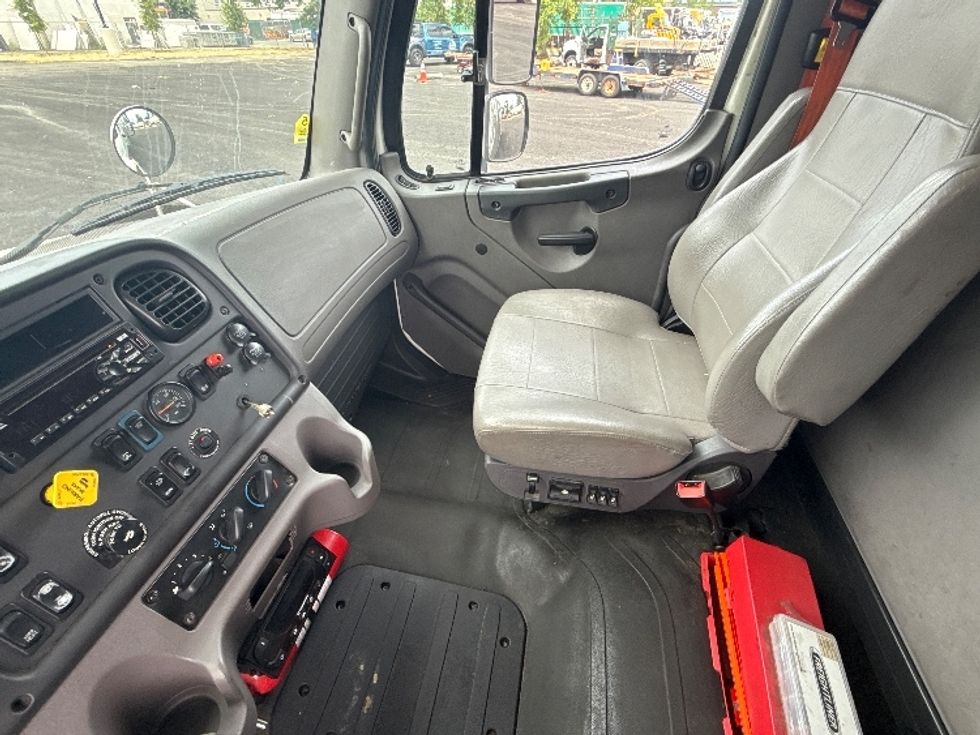 Refrigerated Truck-Light and Medium Duty Trucks-Freightliner-2020-M2-South Plainfield-NJ-332,207\n\t\tmiles-$ 43,000 - Image 19
