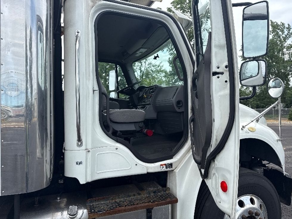 Refrigerated Truck-Light and Medium Duty Trucks-Freightliner-2020-M2-South Plainfield-NJ-332,207\n\t\tmiles-$ 43,000 - Image 20