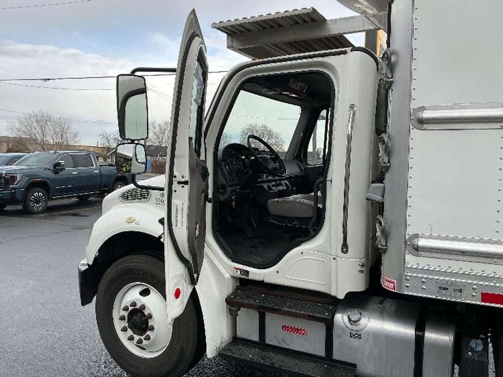Refrigerated Truck-Light and Medium Duty Trucks-Freightliner-2020-M2-Sparks-NV-180,832\n\t\tmiles-$ 59,500 - Image 16