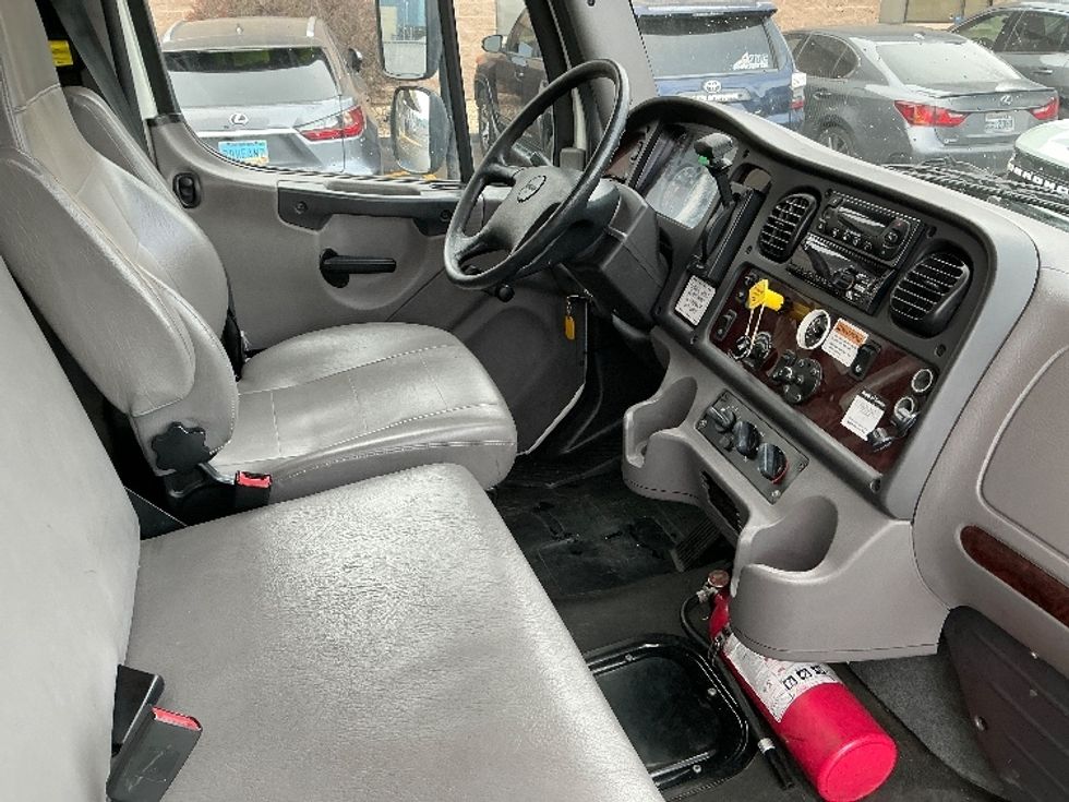 Refrigerated Truck-Light and Medium Duty Trucks-Freightliner-2020-M2-Sparks-NV-180,832\n\t\tmiles-$ 59,500 - Image 22