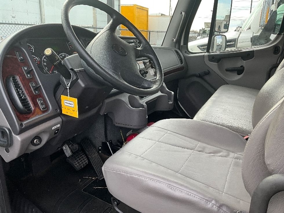 Refrigerated Truck-Light and Medium Duty Trucks-Freightliner-2020-M2-Springfield-MO-137,178\n\t\tmiles-$ 69,250 - Image 17