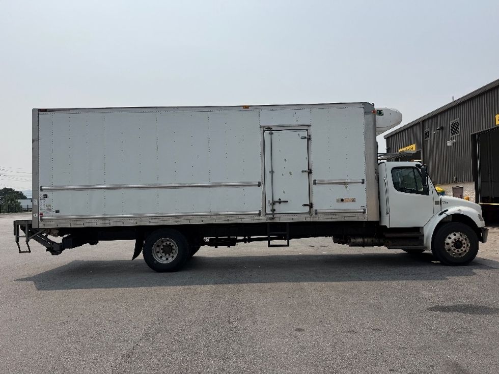 Refrigerated Truck-Light and Medium Duty Trucks-Freightliner-2020-M2-Stoney Creek-ON-237,705\n\t\tkm-$ 70,250 - Image 15
