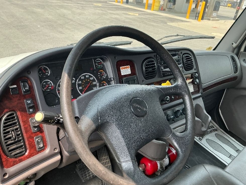 Refrigerated Truck-Light and Medium Duty Trucks-Freightliner-2020-M2-Stoney Creek-ON-237,705\n\t\tkm-$ 70,250 - Image 17