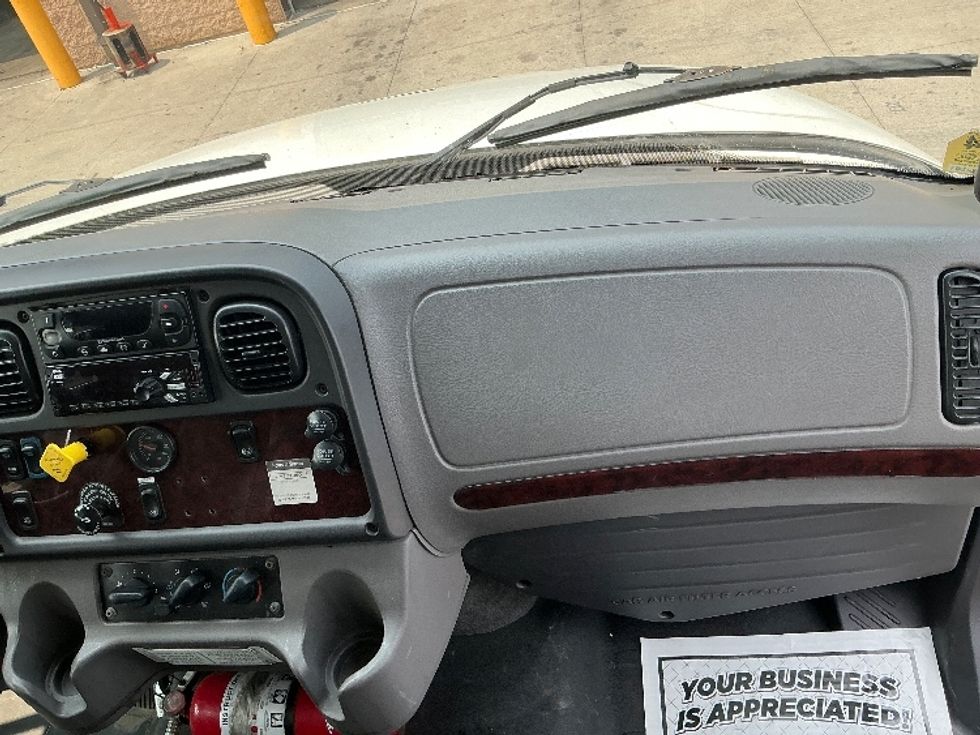 Refrigerated Truck-Light and Medium Duty Trucks-Freightliner-2020-M2-Stoney Creek-ON-237,705\n\t\tkm-$ 70,250 - Image 21