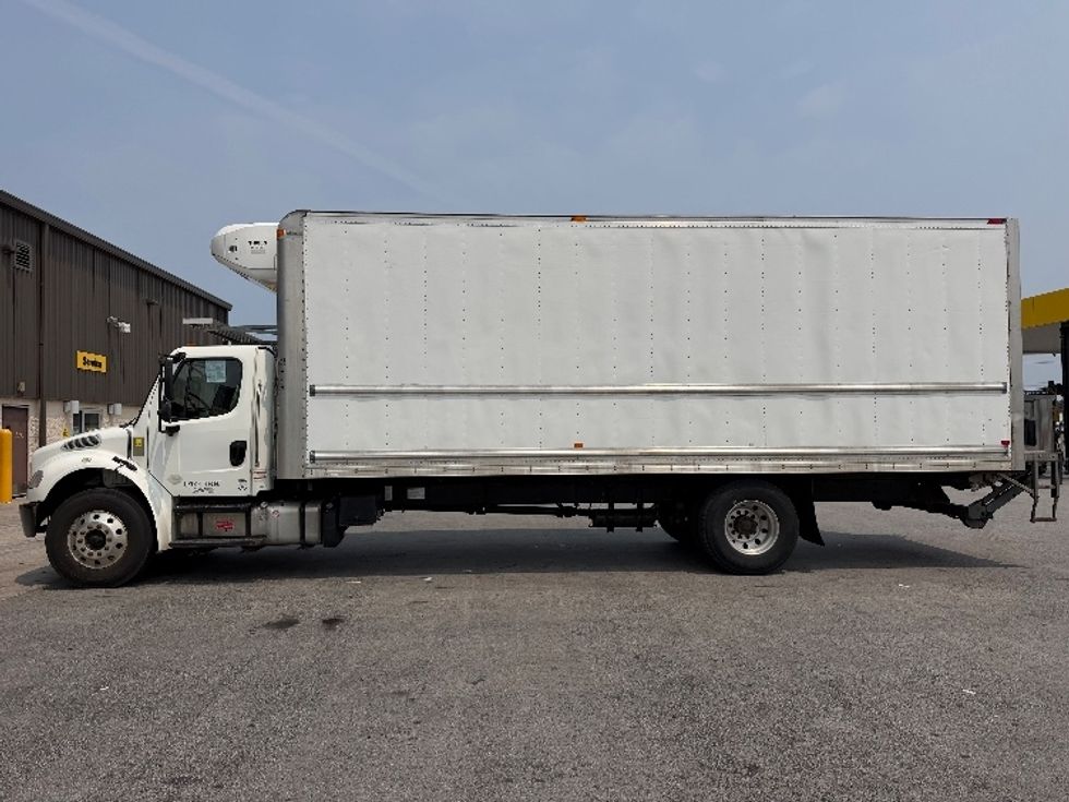 Refrigerated Truck-Light and Medium Duty Trucks-Freightliner-2020-M2-Stoney Creek-ON-237,705\n\t\tkm-$ 70,250 - Image 4