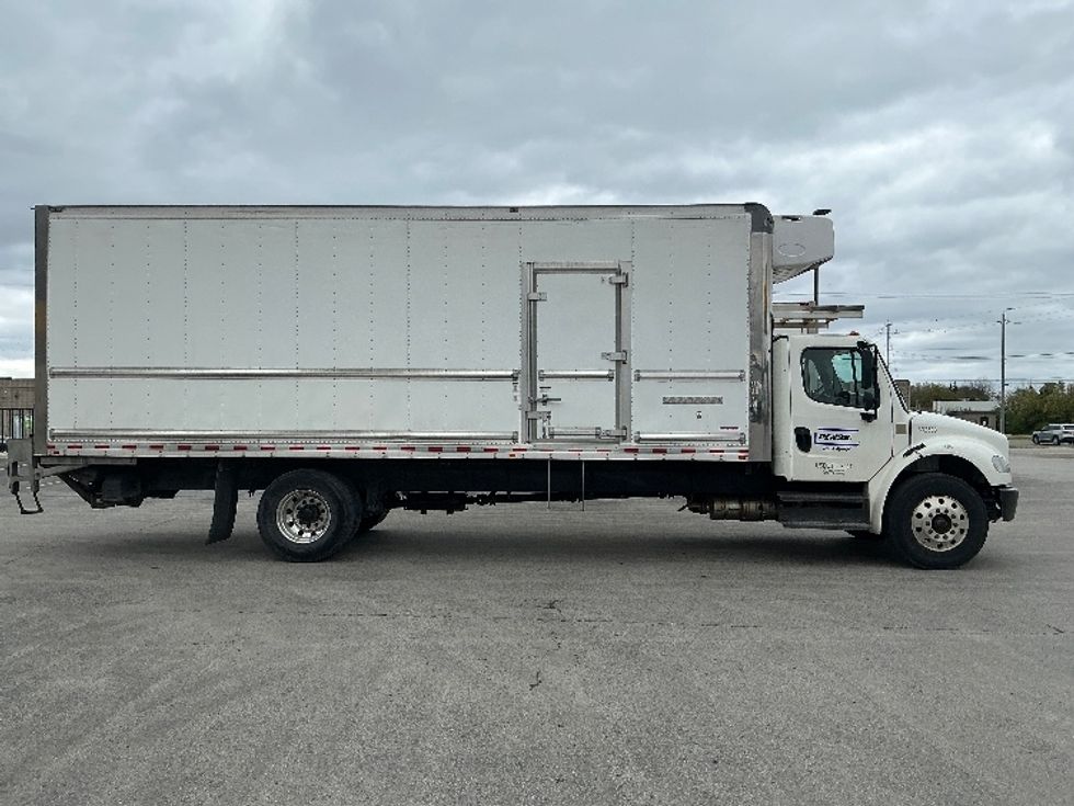 Refrigerated Truck-Light and Medium Duty Trucks-Freightliner-2020-M2-Stoney Creek-ON-256,391\n\t\tkm-$ 70,500 - Image 15