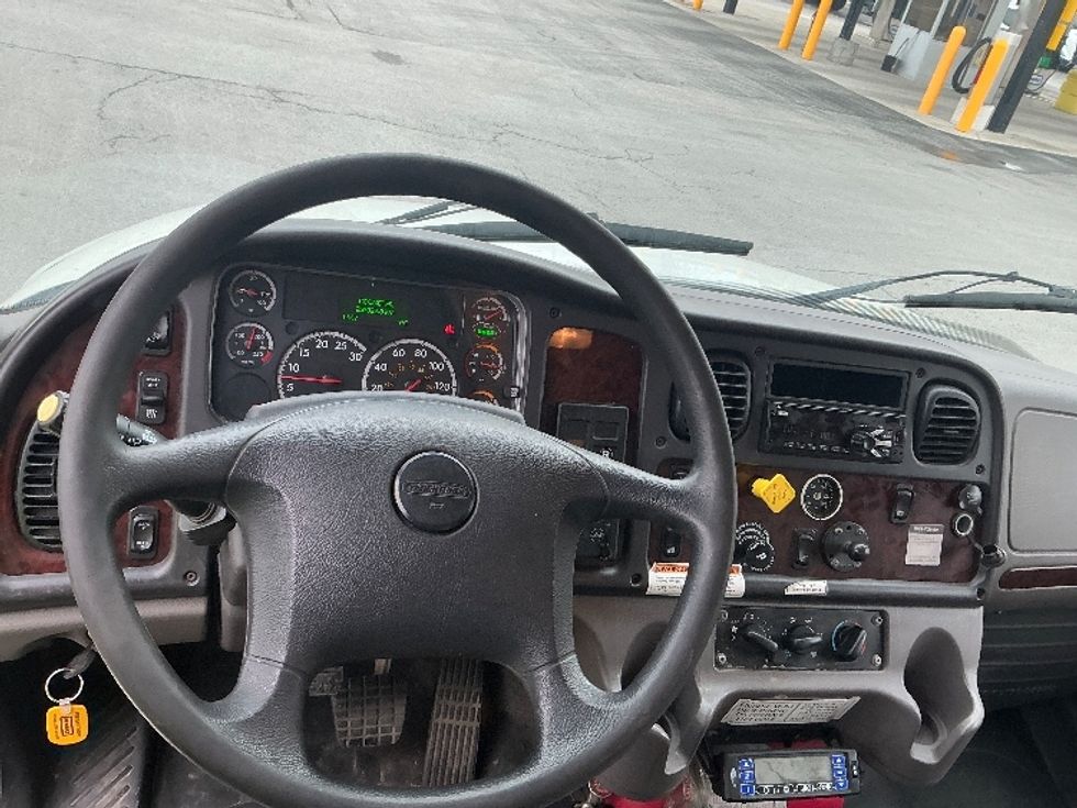 Refrigerated Truck-Light and Medium Duty Trucks-Freightliner-2020-M2-Stoney Creek-ON-256,391\n\t\tkm-$ 70,500 - Image 18