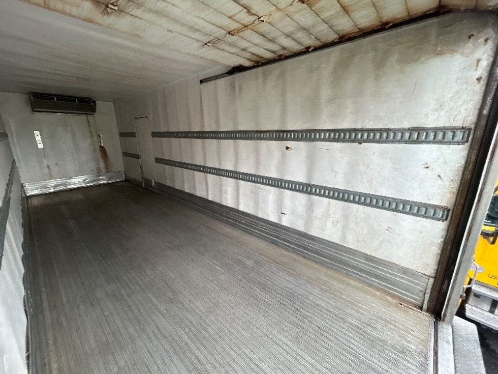 Refrigerated Truck-Light and Medium Duty Trucks-Freightliner-2020-M2-Stoney Creek-ON-257,790\n\t\tkm-$ 60,750 - Image 12