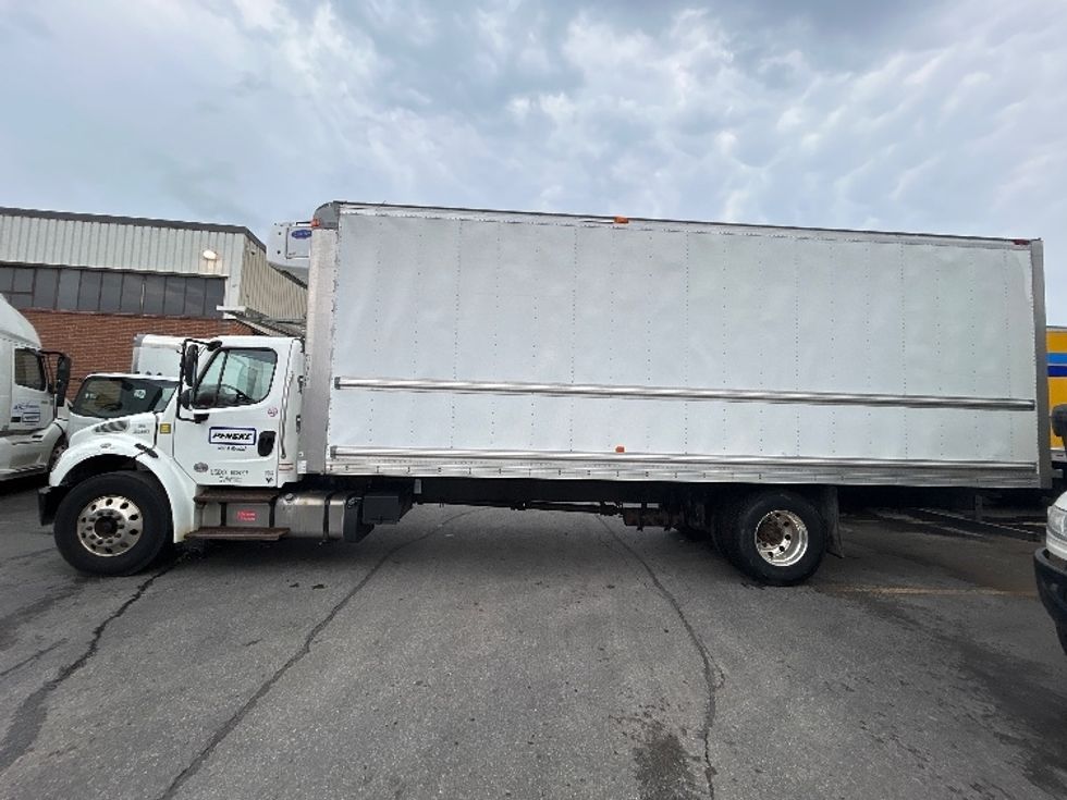 Refrigerated Truck-Light and Medium Duty Trucks-Freightliner-2020-M2-Stoney Creek-ON-257,790\n\t\tkm-$ 60,750 - Image 4