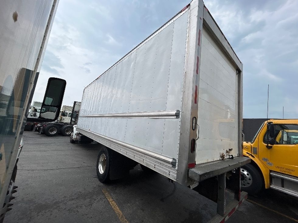 Refrigerated Truck-Light and Medium Duty Trucks-Freightliner-2020-M2-Stoney Creek-ON-257,790\n\t\tkm-$ 60,750 - Image 6