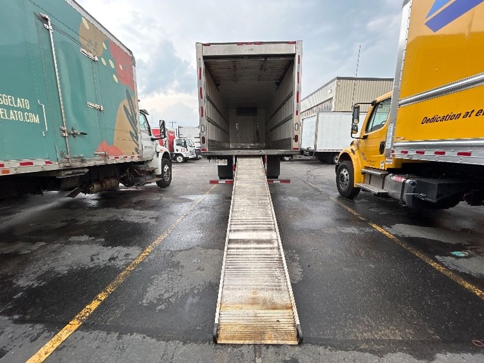 Refrigerated Truck-Light and Medium Duty Trucks-Freightliner-2020-M2-Stoney Creek-ON-257,790\n\t\tkm-$ 60,750 - Image 9