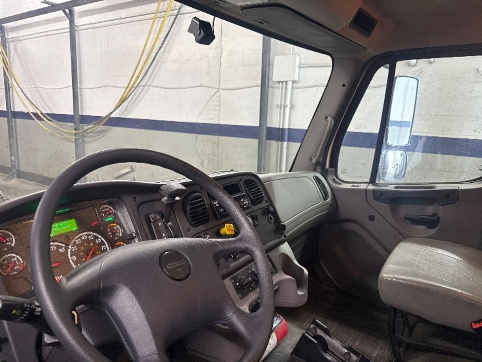 Refrigerated Truck-Light and Medium Duty Trucks-Freightliner-2020-M2-Sturtevant-WI-173,310\n\t\tmiles-$ 45,750 - Image 17