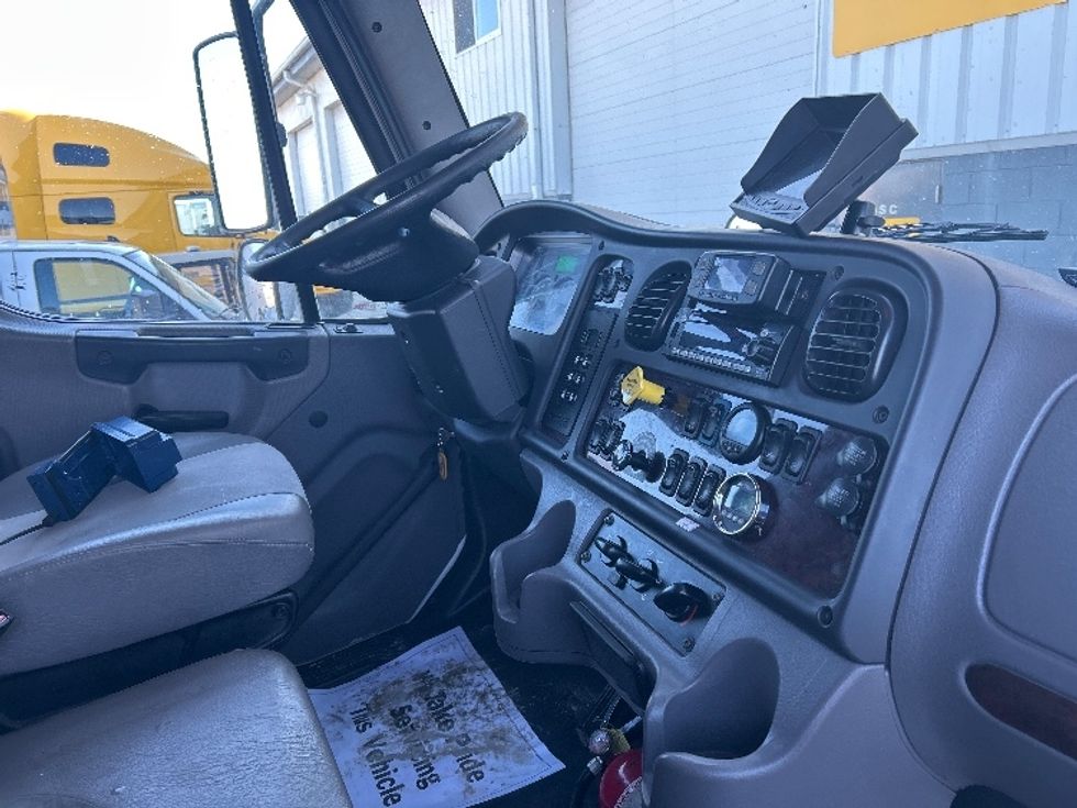 Refrigerated Truck-Light and Medium Duty Trucks-Freightliner-2020-M2-Sturtevant-WI-418,077\n\t\tmiles-$ 30,250 - Image 22