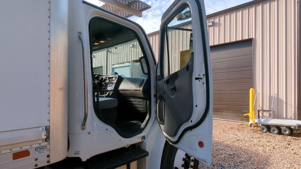 Refrigerated Truck-Light and Medium Duty Trucks-Freightliner-2020-M2-Suwanee-GA-250,650\n\t\tmiles-$ 41,750 - Image 20