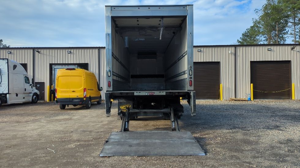 Refrigerated Truck-Light and Medium Duty Trucks-Freightliner-2020-M2-Suwanee-GA-250,650\n\t\tmiles-$ 41,750 - Image 9