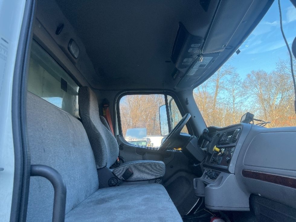 Refrigerated Truck-Light and Medium Duty Trucks-Freightliner-2020-M2-Swedesboro-NJ-260,417\n\t\tmiles-$ 53,250 - Image 22