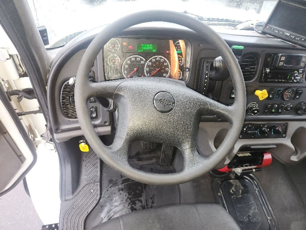 Refrigerated Truck-Light and Medium Duty Trucks-Freightliner-2020-M2-Tacoma-WA-398,202\n\t\tmiles-$ 22,250 - Image 18