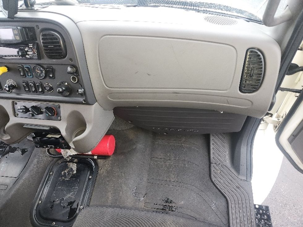 Refrigerated Truck-Light and Medium Duty Trucks-Freightliner-2020-M2-Tacoma-WA-398,202\n\t\tmiles-$ 22,250 - Image 21