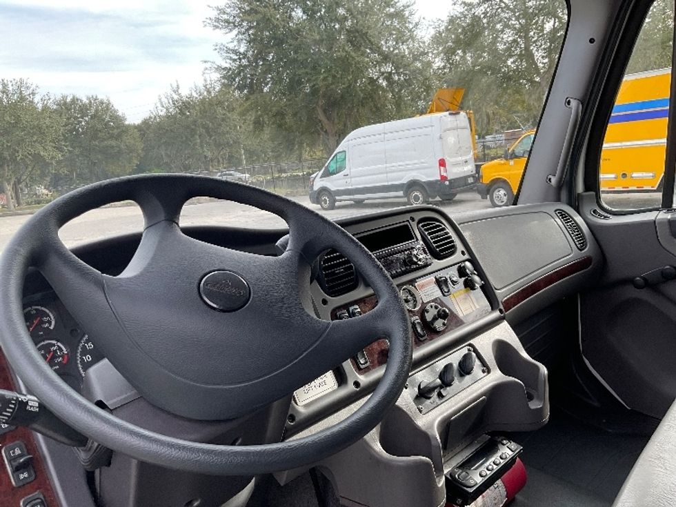 Refrigerated Truck-Light and Medium Duty Trucks-Freightliner-2020-M2-Tampa-FL-170,442\n\t\tmiles-$ 53,750 - Image 17