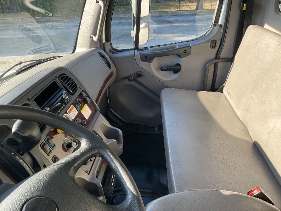 Refrigerated Truck-Light and Medium Duty Trucks-Freightliner-2020-M2-Tampa-FL-170,442\n\t\tmiles-$ 53,750 - Image 19