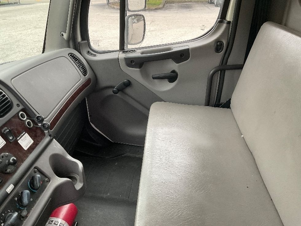 Refrigerated Truck-Light and Medium Duty Trucks-Freightliner-2020-M2-Tampa-FL-199,637\n\t\tmiles-$ 50,750 - Image 18