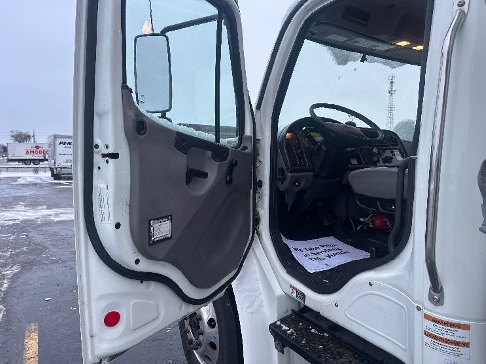 Refrigerated Truck-Light and Medium Duty Trucks-Freightliner-2020-M2-Toronto-ON-236,355\n\t\tkm-$ 82,250 - Image 16