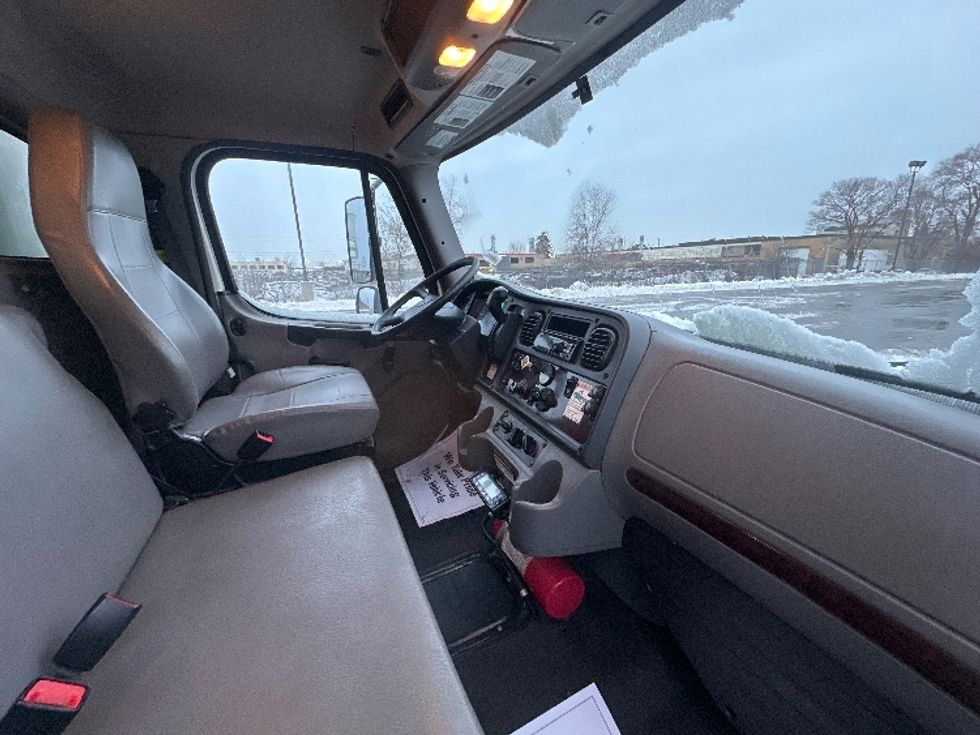 Refrigerated Truck-Light and Medium Duty Trucks-Freightliner-2020-M2-Toronto-ON-236,355\n\t\tkm-$ 82,250 - Image 22