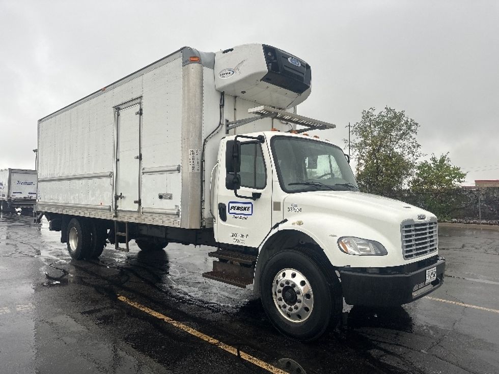 Refrigerated Truck-Light and Medium Duty Trucks-Freightliner-2020-M2-Toronto-ON-365,830\n\t\tkm-$ 59,750 - Image 1
