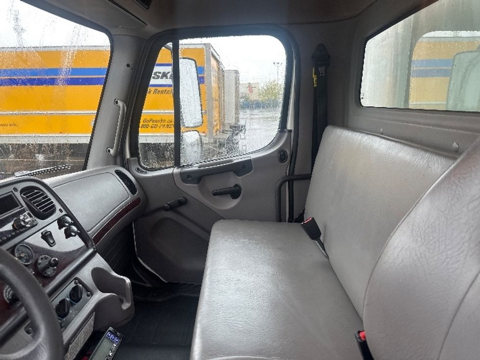 Refrigerated Truck-Light and Medium Duty Trucks-Freightliner-2020-M2-Toronto-ON-365,830\n\t\tkm-$ 59,750 - Image 19