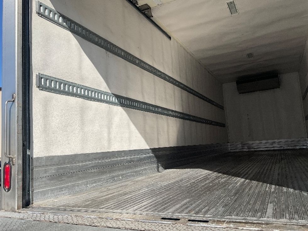 Refrigerated Truck-Light and Medium Duty Trucks-Freightliner-2020-M2-Torrance-CA-140,352\n\t\tmiles-$ 64,500 - Image 11