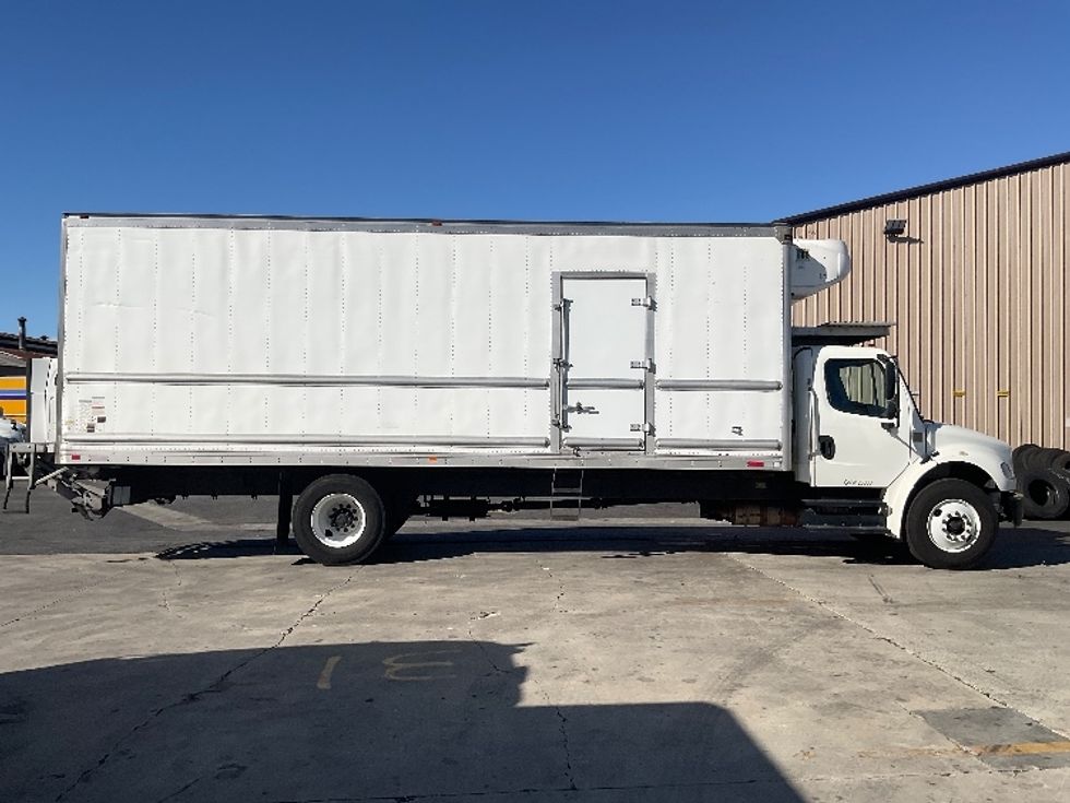 Refrigerated Truck-Light and Medium Duty Trucks-Freightliner-2020-M2-Torrance-CA-140,352\n\t\tmiles-$ 64,500 - Image 15