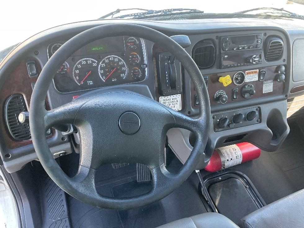 Refrigerated Truck-Light and Medium Duty Trucks-Freightliner-2020-M2-Torrance-CA-140,352\n\t\tmiles-$ 64,500 - Image 18