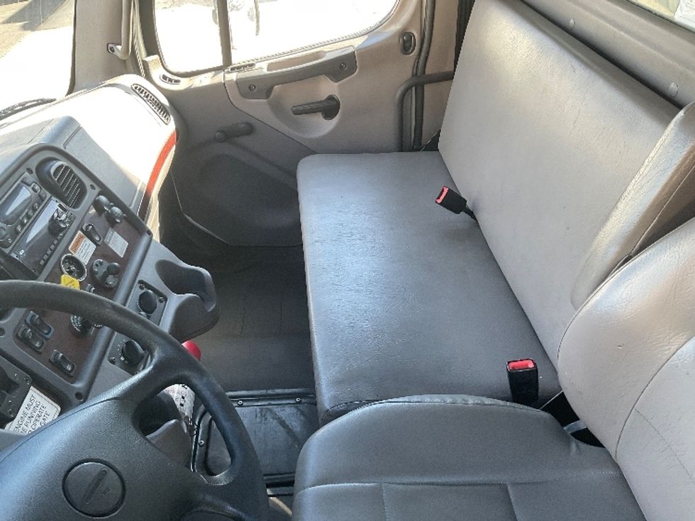 Refrigerated Truck-Light and Medium Duty Trucks-Freightliner-2020-M2-Torrance-CA-140,352\n\t\tmiles-$ 64,500 - Image 19