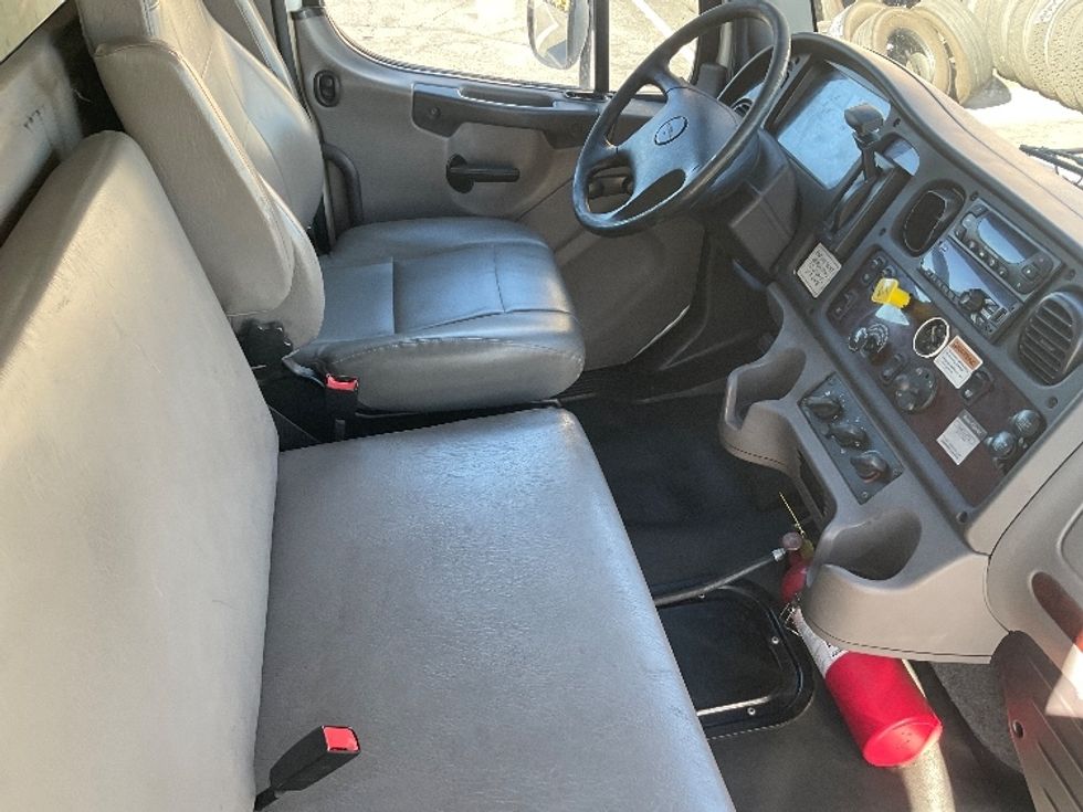 Refrigerated Truck-Light and Medium Duty Trucks-Freightliner-2020-M2-Torrance-CA-140,352\n\t\tmiles-$ 64,500 - Image 22